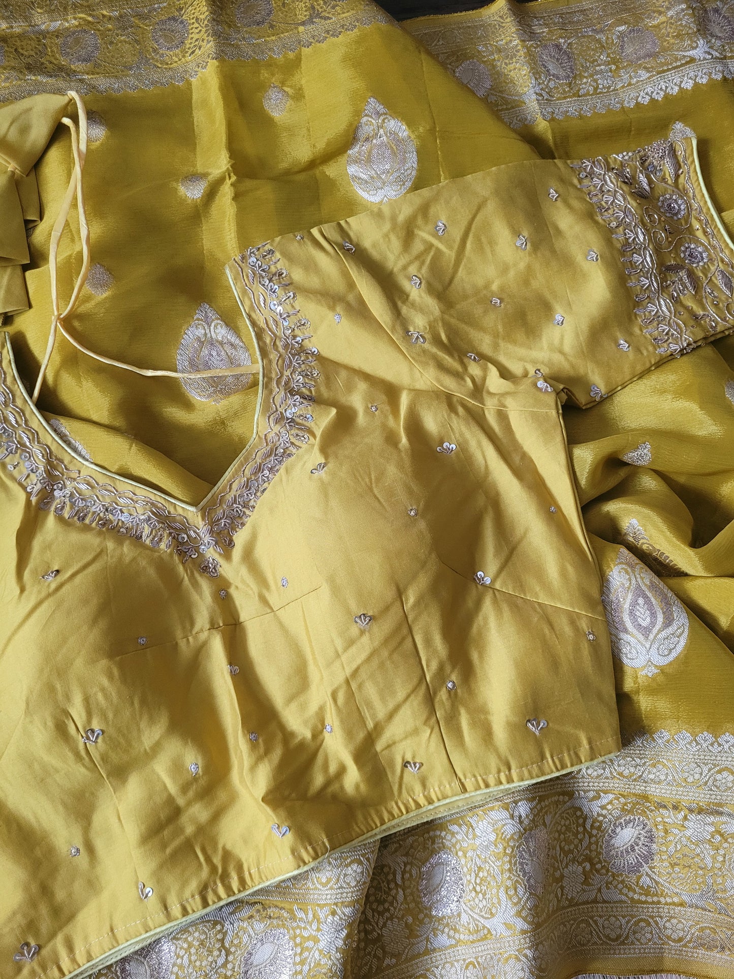 Satin Crepe Banarasi Saree With Blouse