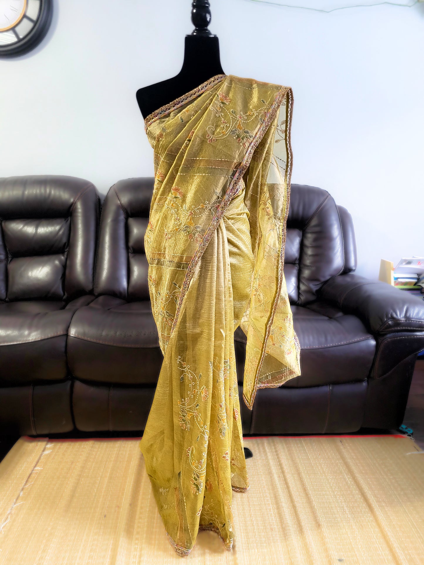 Crushed Tissue Saree With Embroidery