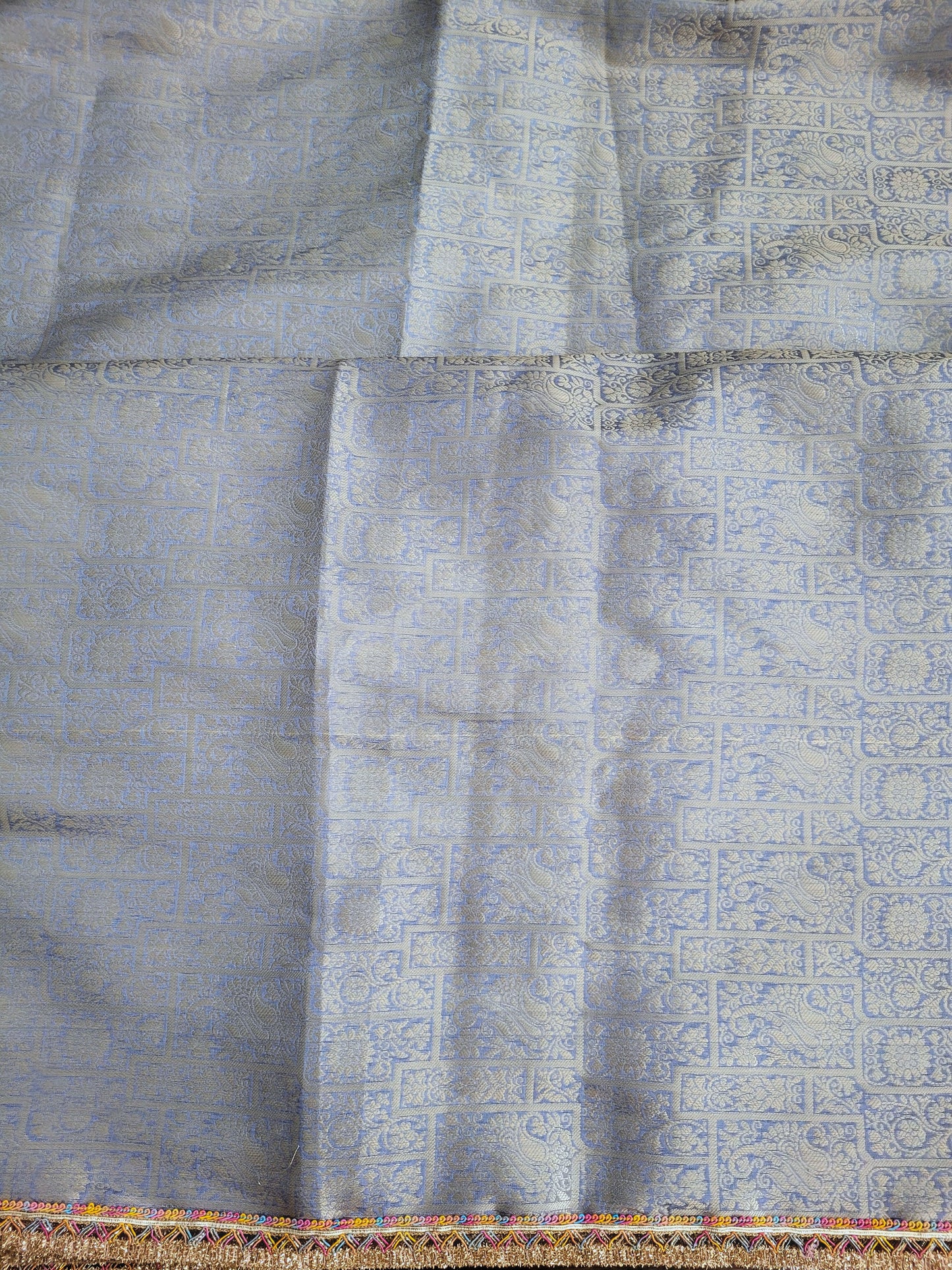 Crushed Tissue Saree With Embroidery