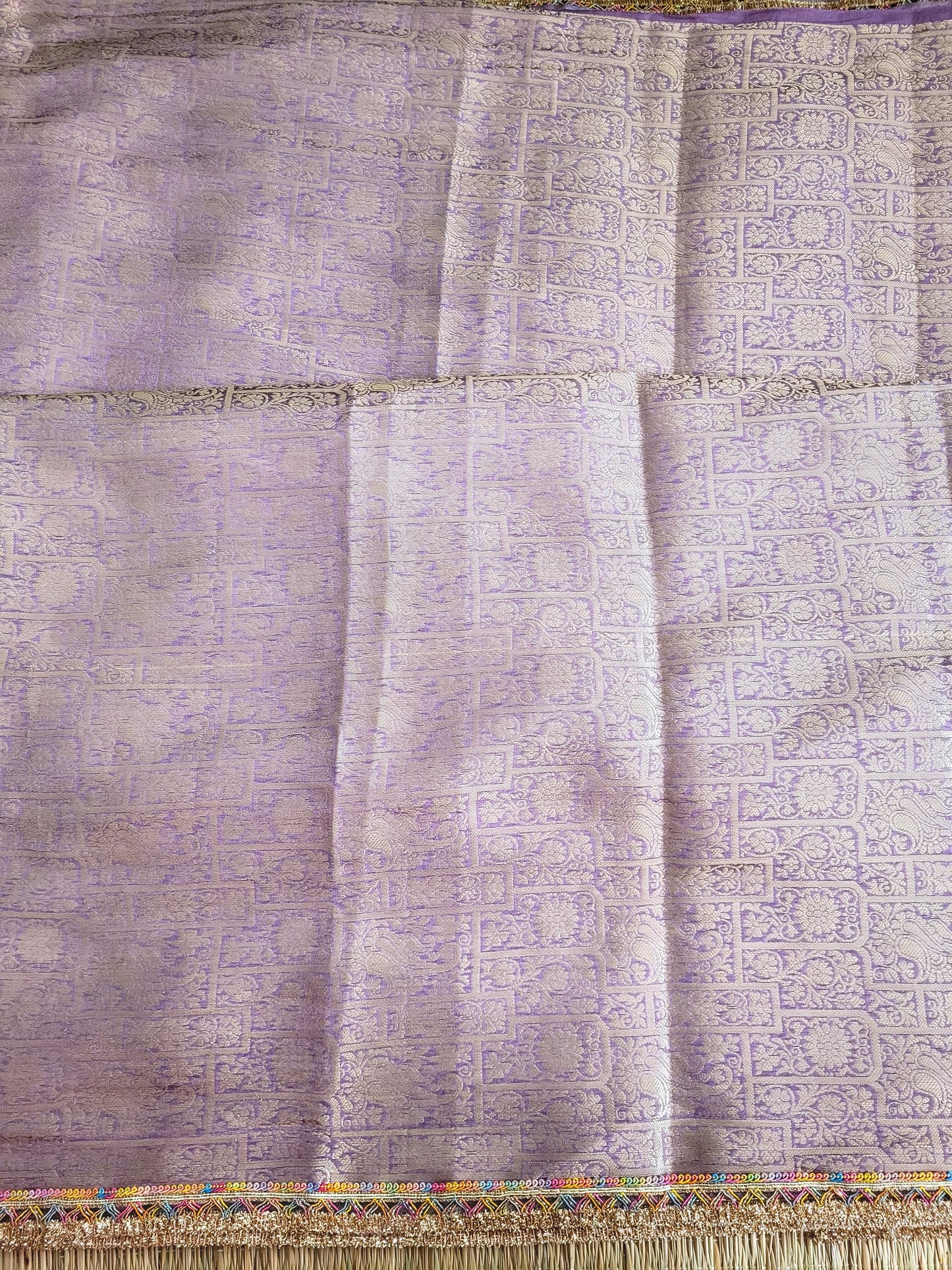 Crushed Tissue Saree With Embroidery