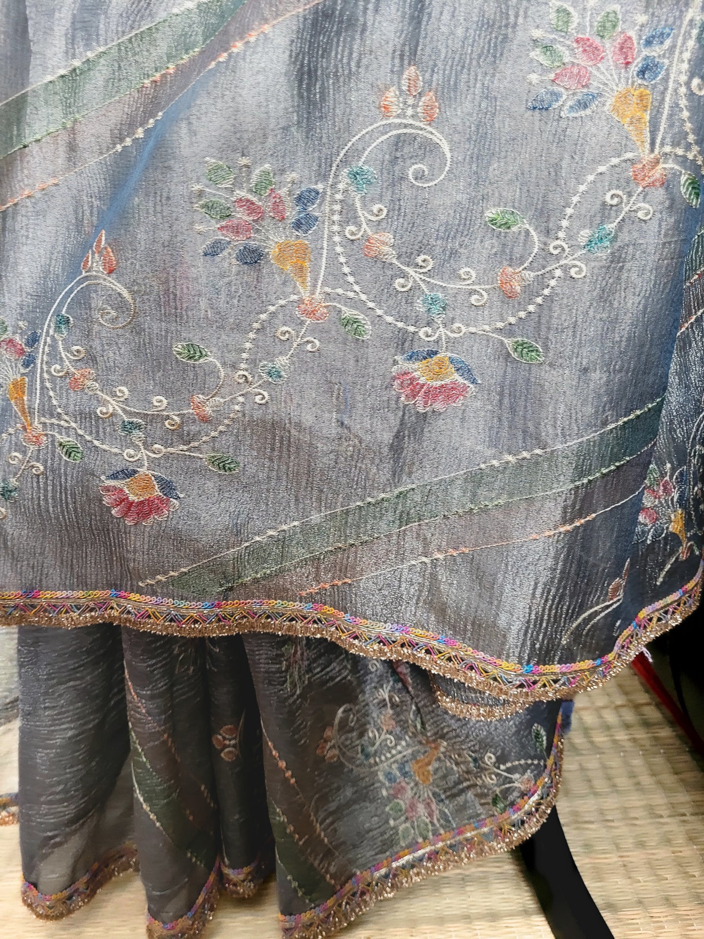 Crushed Tissue Saree With Embroidery