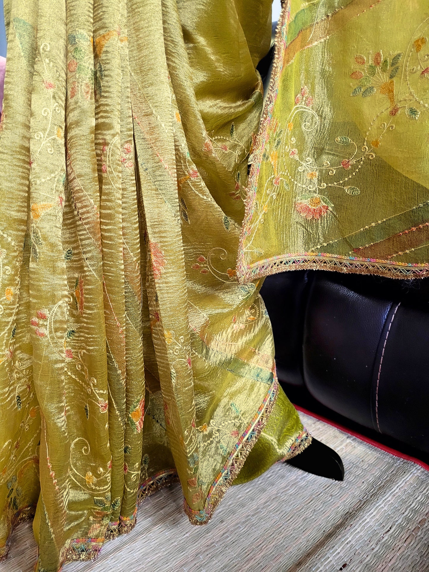 Crushed Tissue Saree With Embroidery