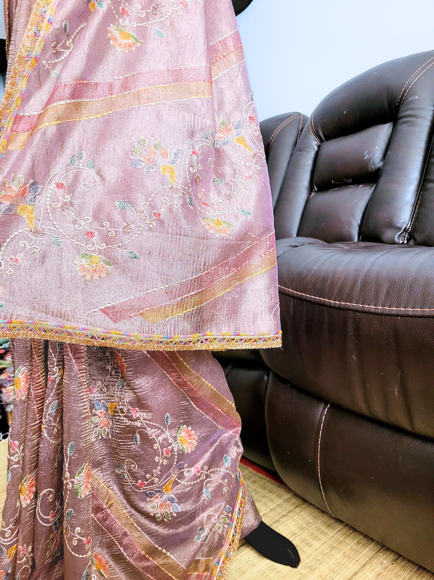 Crushed Tissue Saree With Embroidery