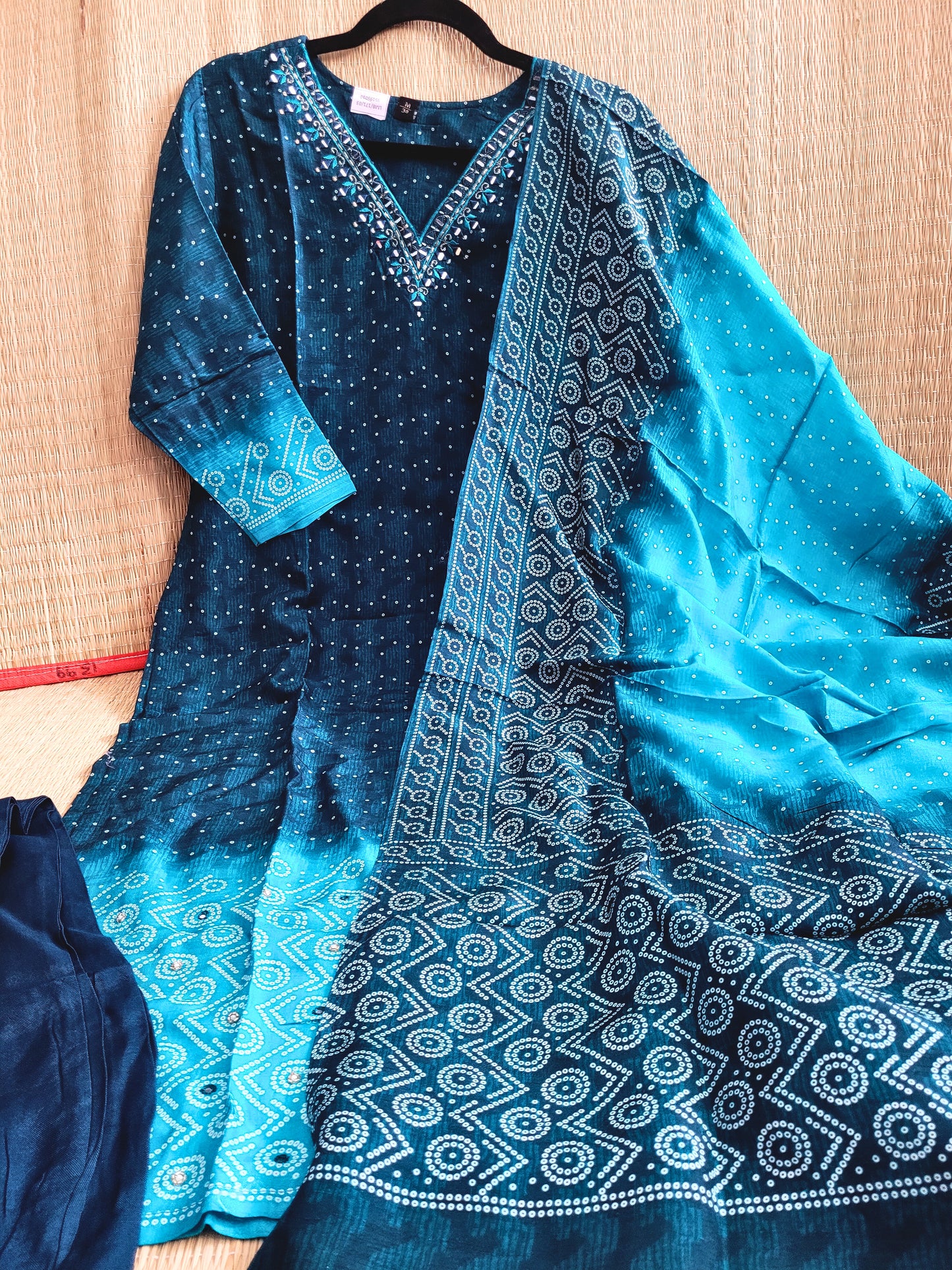Crepe Bandhani Printed Salwar With Dupatta