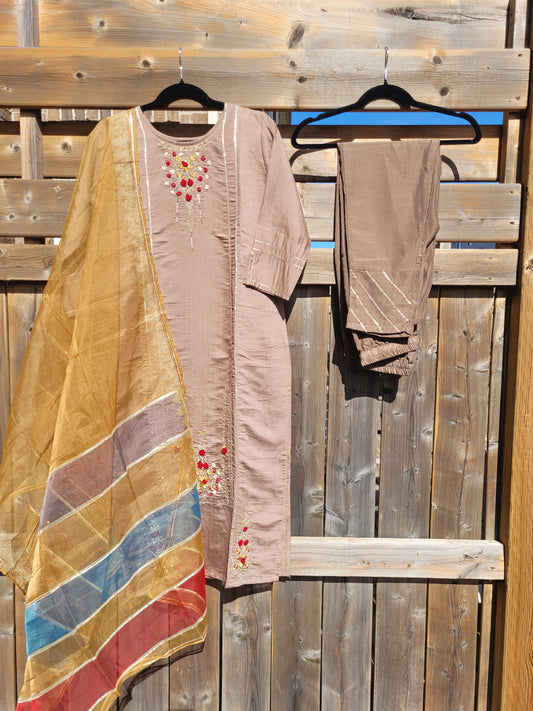 Muslin Salwar With Organza Dupatta